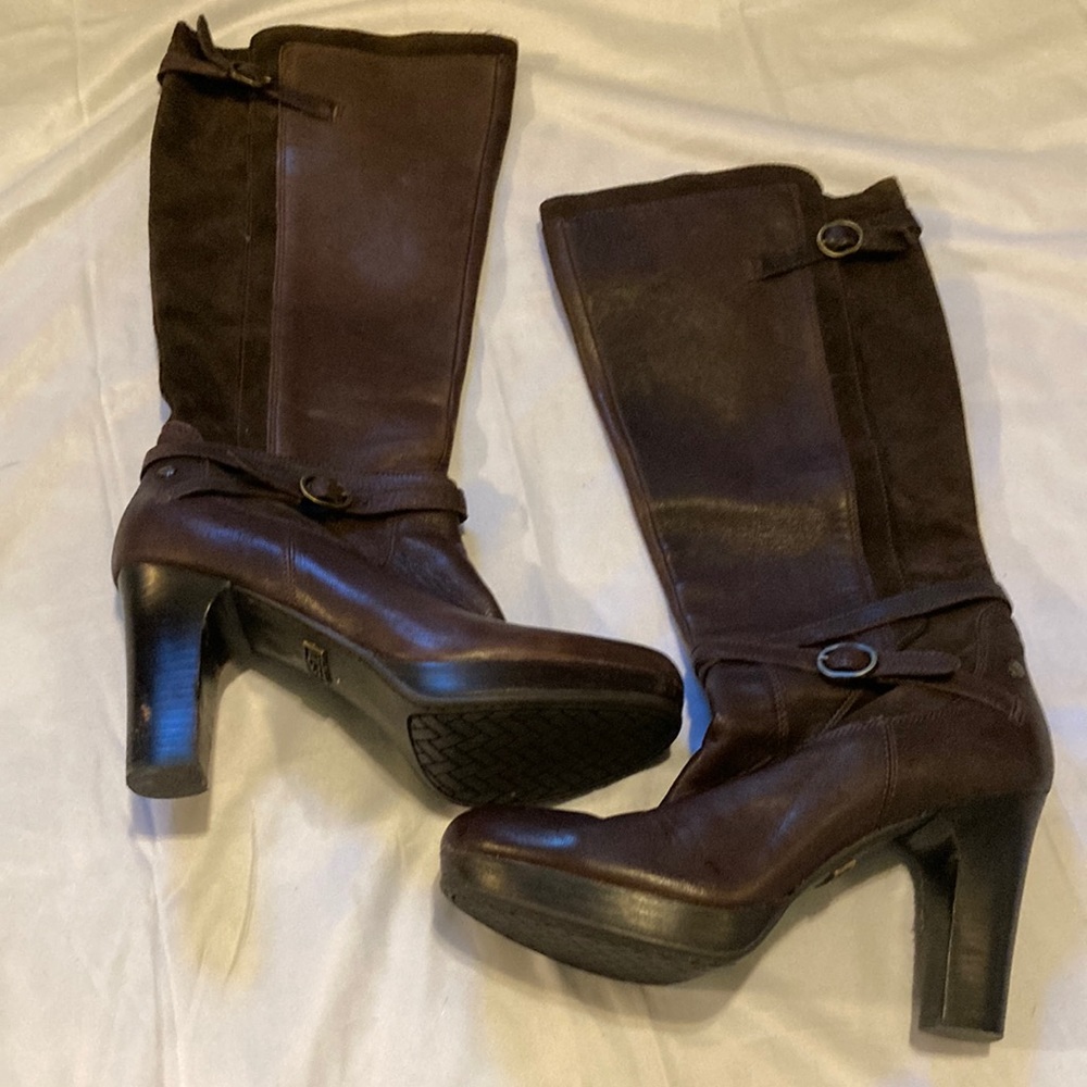 Uggs Linde leather fashion boot serial 1005655 size 9